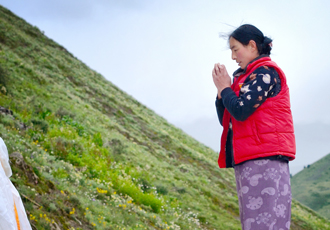 Khandro In Prayer